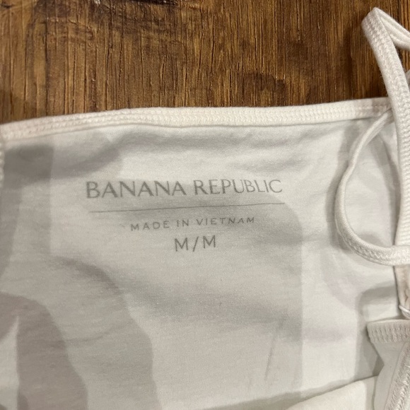 Banana Republic white tank - Picture 3 of 3